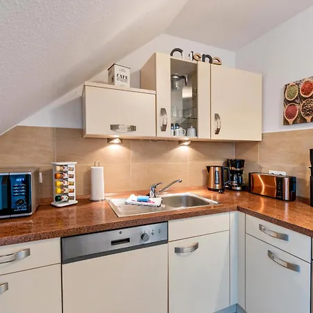Apartment Domizil Eden - Obergeschoss Goehren-Lebbin